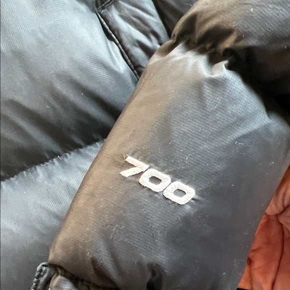 The North Face Women's Classic Black Puffer Jacket - Picture 11 of 16